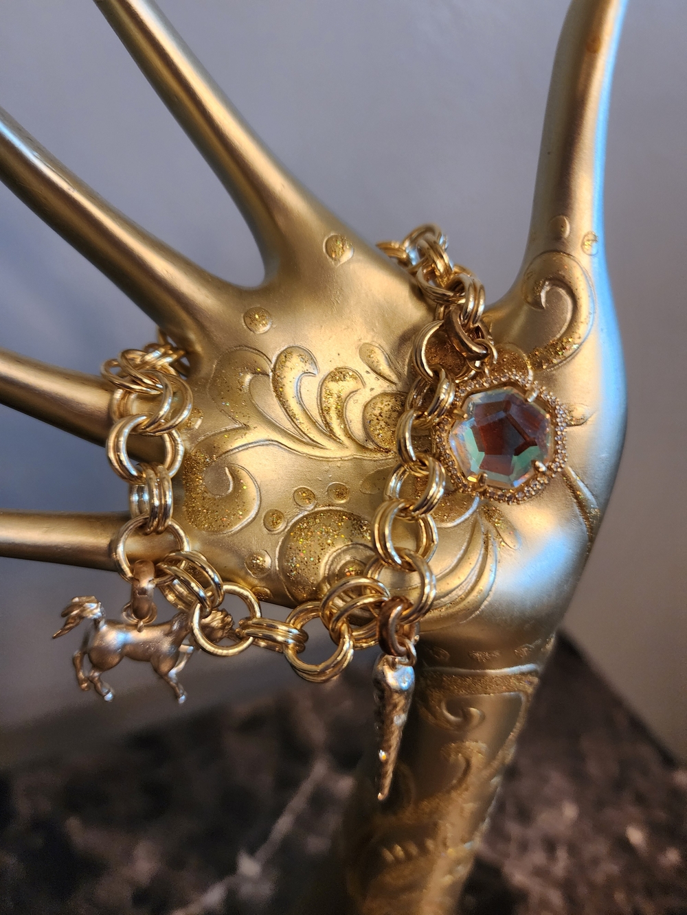 Kendra Scott Gold-Tone Unicorn Charm Bracelet with Aurora Crystal - Picture 3 of 8